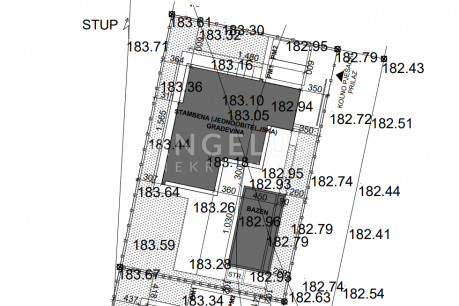 Kuća, 187m², Zemljište 700m²