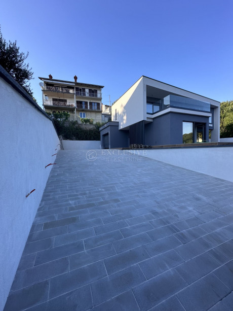 Casa, 223m², Terreno 878m²