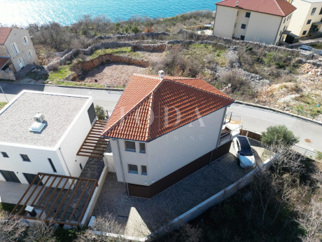 House, 165m², Plot 310m²