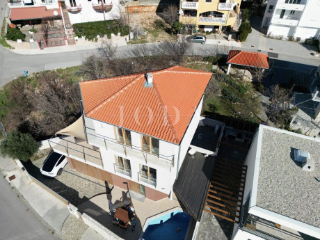 Kuća, 165m², Zemljište 310m²