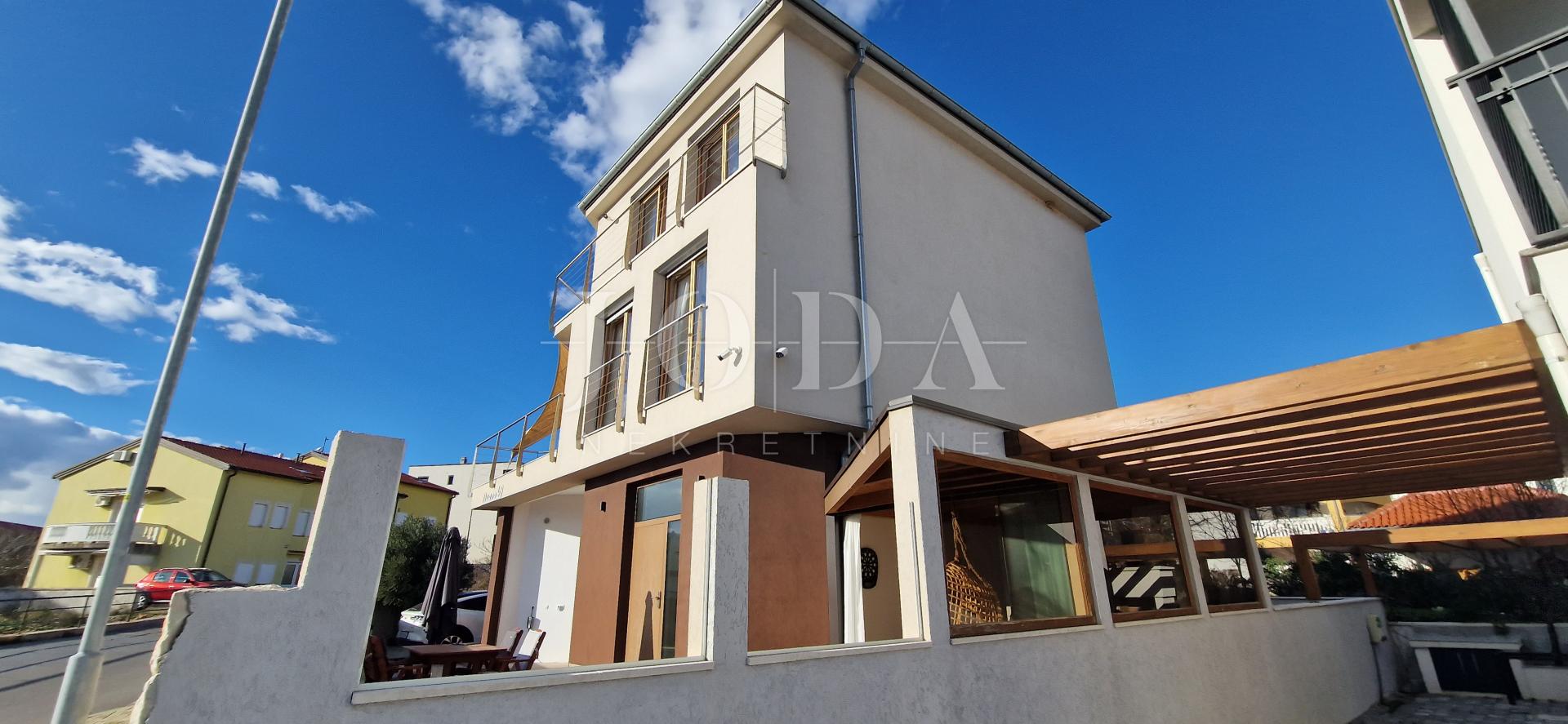 House, 165m², Plot 310m²