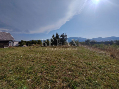 6200m², Plot