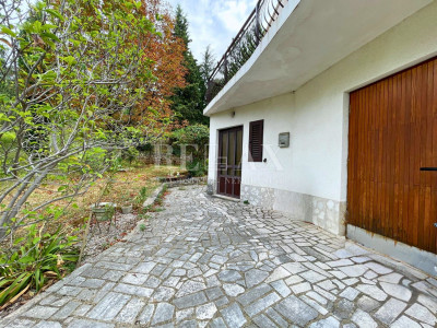 Haus, 200m², Grundstück 1700m²