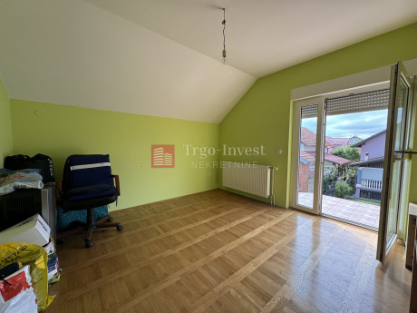 House, 200m², Plot 450m²