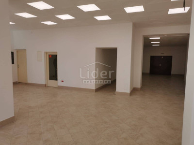 321m², Office, 1 Floor