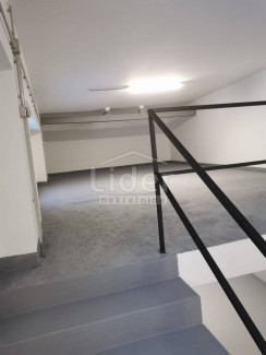 321m², Ufficio, 1 Piano