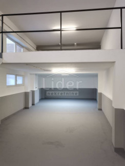 321m², Ufficio, 1 Piano