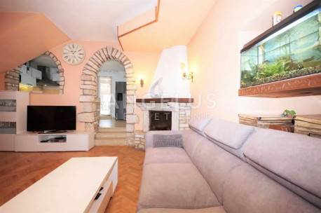 House, 100m², Plot 79m²