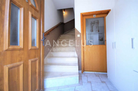 House, 100m², Plot 79m²