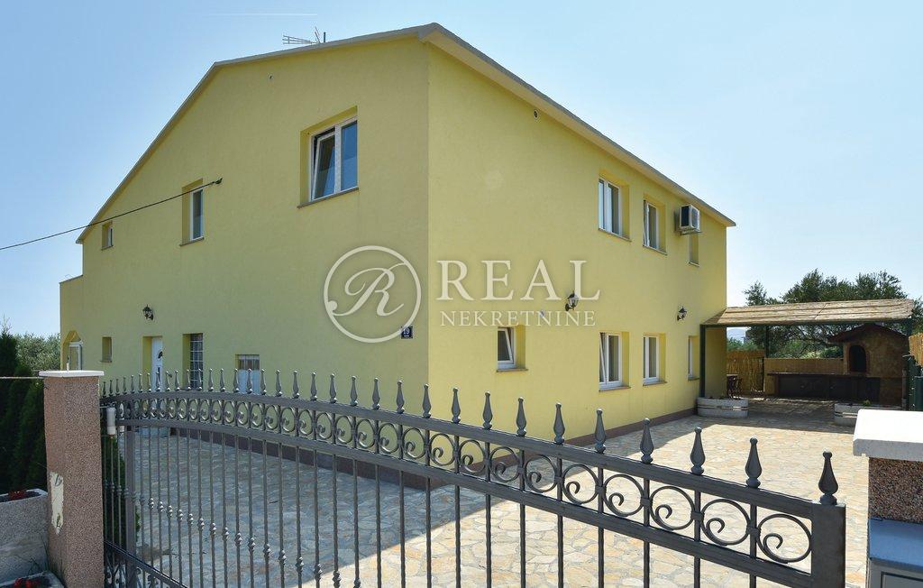 House, 420m², Plot 1000m²