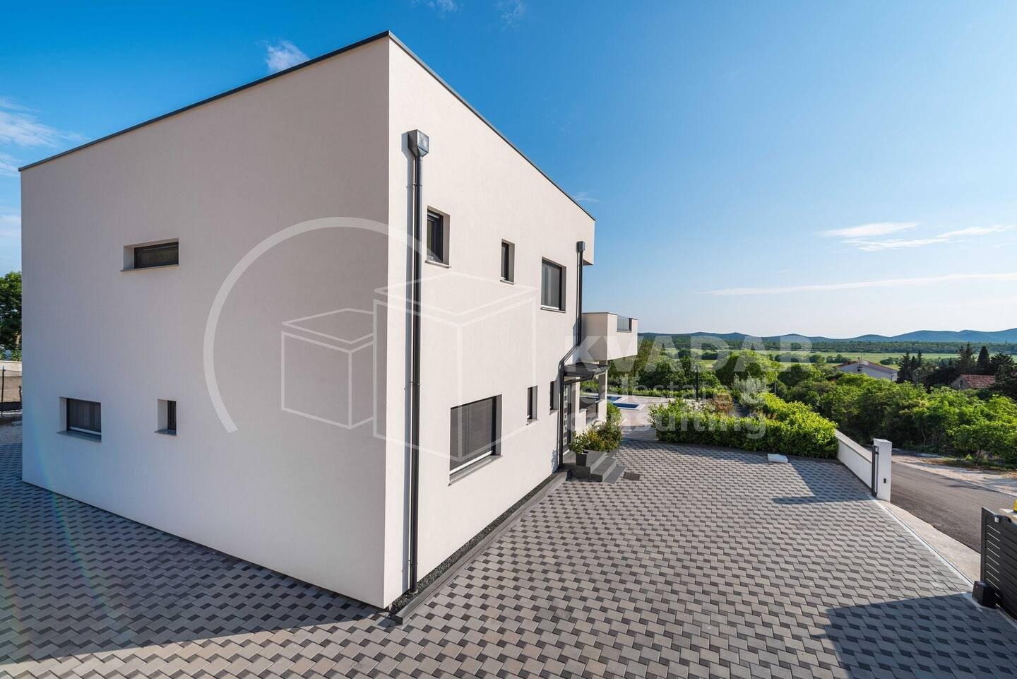 Haus, 300m², Grundstück 400m²