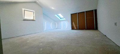 3-locale, Appartamento, 86m², 2 Piano