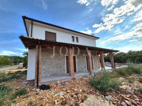 House, 188m², Plot 500m²