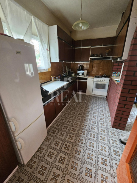 Дом, 300м², Участок 1700м²