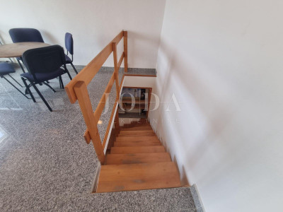 Kuća, 80m², Zemljište 0m²