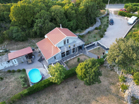 Kuća, 92m², Zemljište 1014m²