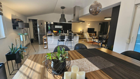 Haus, 92m², Grundstück 1014m²