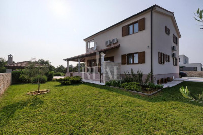 Casa, 296m², Terreno 2000m²