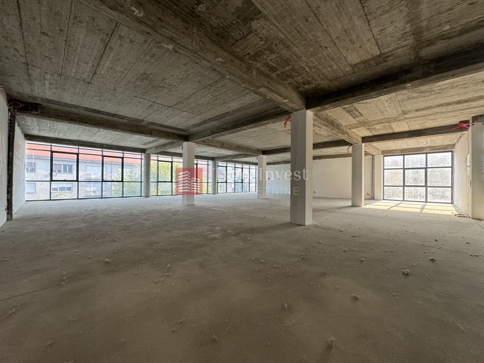 325m², Büro, 2 Etage