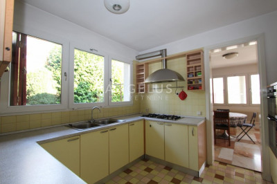 House, 500m², Plot 2300m²