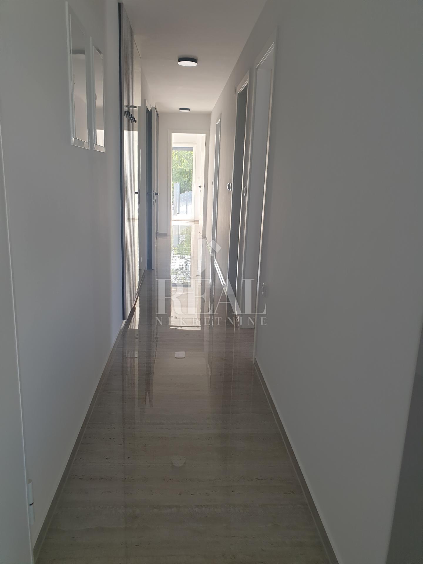 4 rooms, Apartment, 104m², 1 Floor