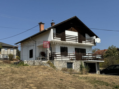 Haus, 180m², Grundstück 1916m²