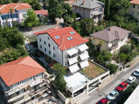 4-locale, Appartamento, 112m², 2 Piano