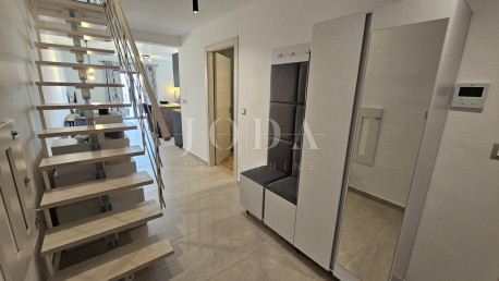 4 rooms, Apartment, 112m², 2 Floor