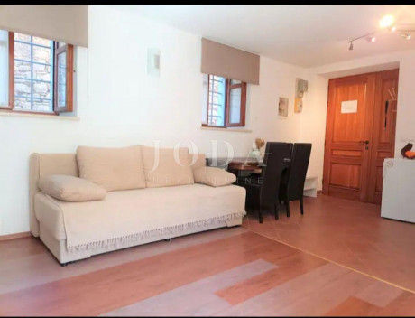 House, 180m², Plot 0m²