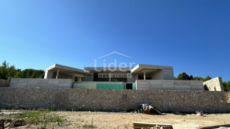 House, 200m², Plot 800m²