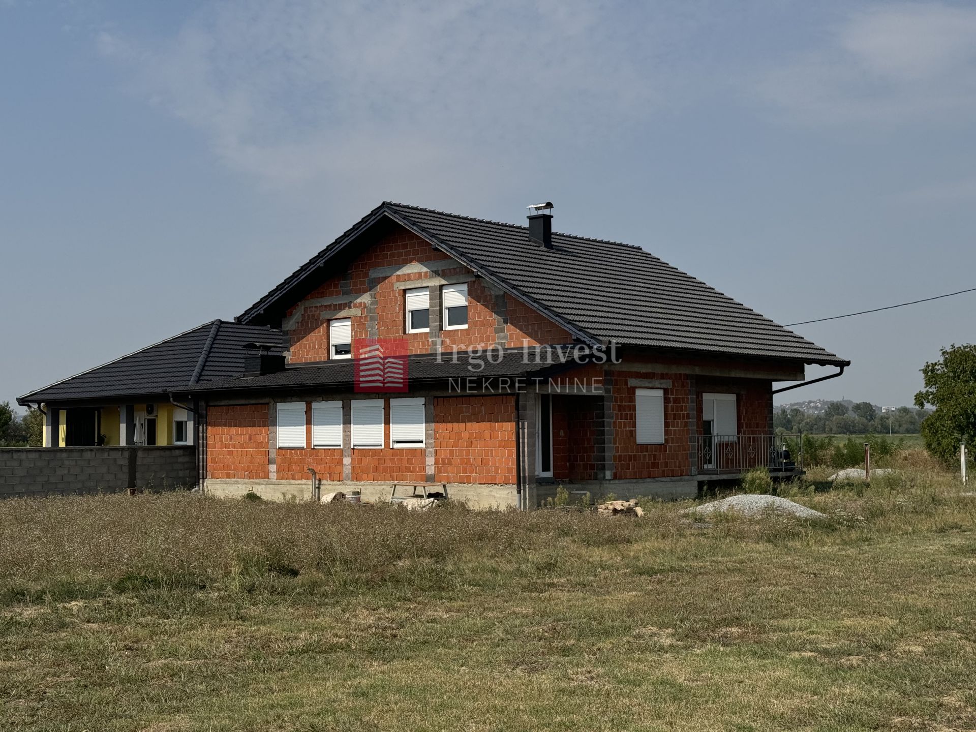 Haus, 180m², Grundstück 884m²