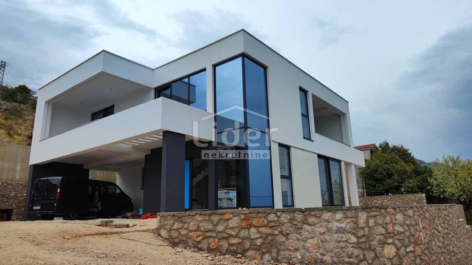 Casa, 240m², Terreno 854m²