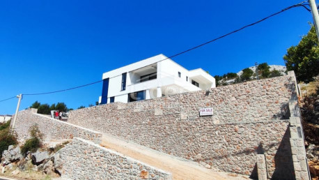 Casa, 240m², Terreno 854m²