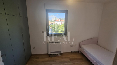 4 rooms, Apartment, 112m², 2 Floor