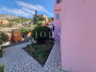 House, 305m², Plot 280m²