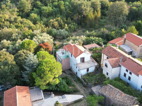 Haus, 120m², Grundstück 130m²