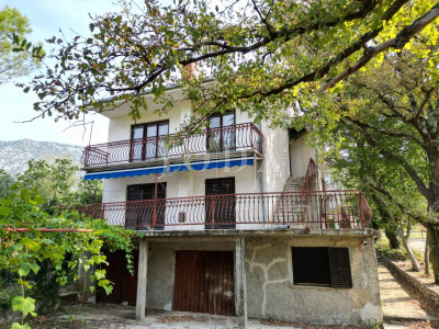 House, 300m², Plot 1251m²