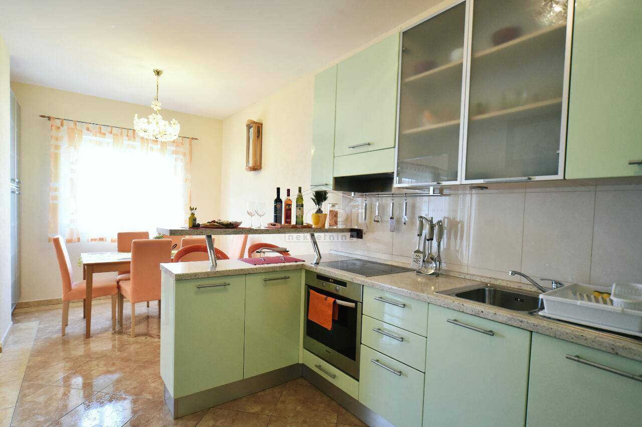 4 rooms, Apartment, 90m², 1 Floor