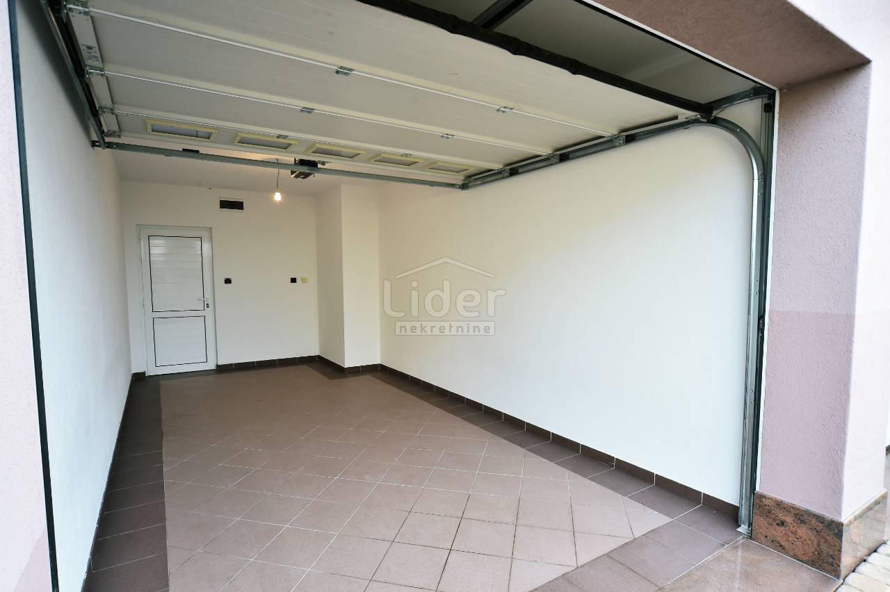 4 rooms, Apartment, 90m², 1 Floor