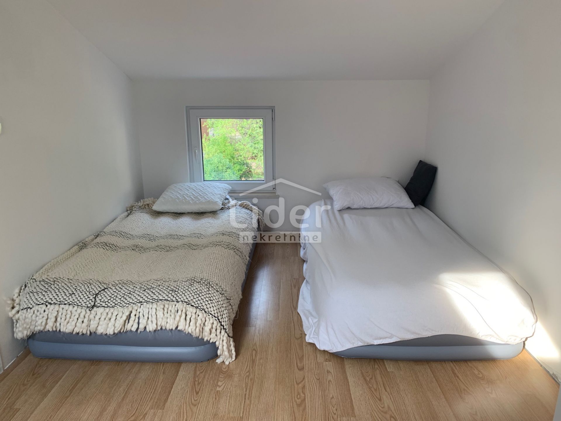 5-Zi., Wohnung, 170m², 1 Etage