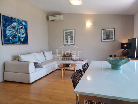 4 rooms, Apartment, 130m²