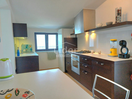 4 rooms, Apartment, 130m²