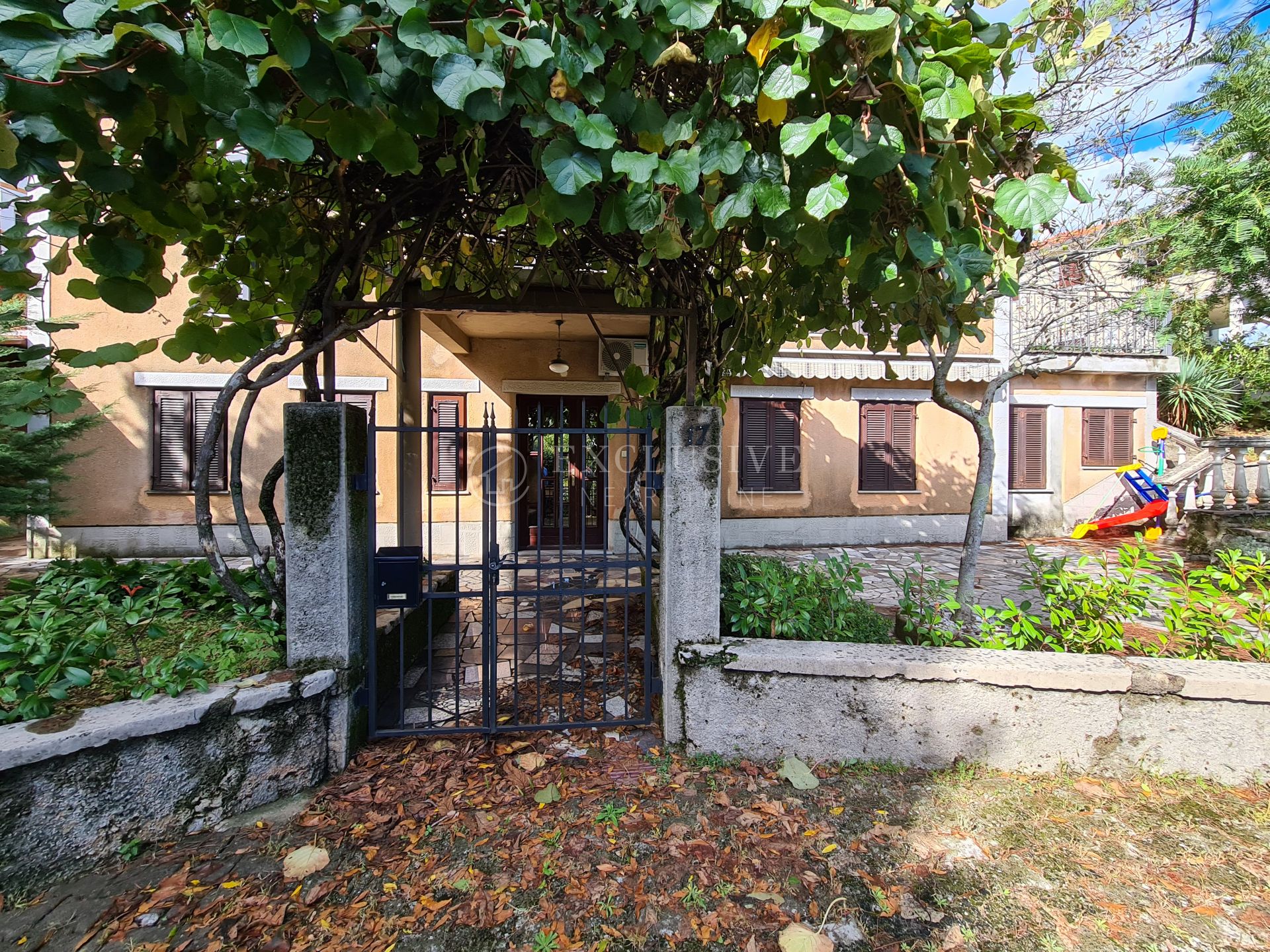 House, 146m², Plot 557m²