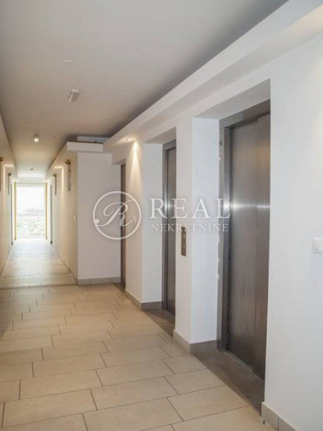 2-locale, Appartamento, 43m², 5 Piano