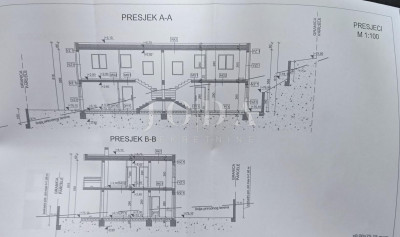 1110m², Plot