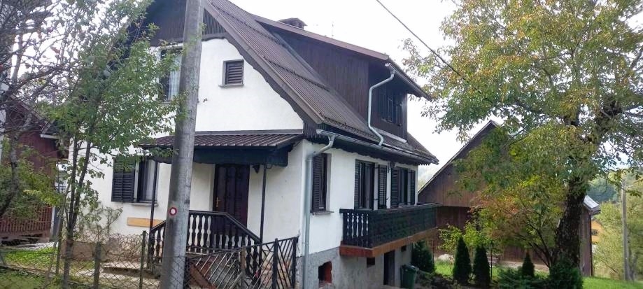 Kuća, 238m², Zemljište 480m²