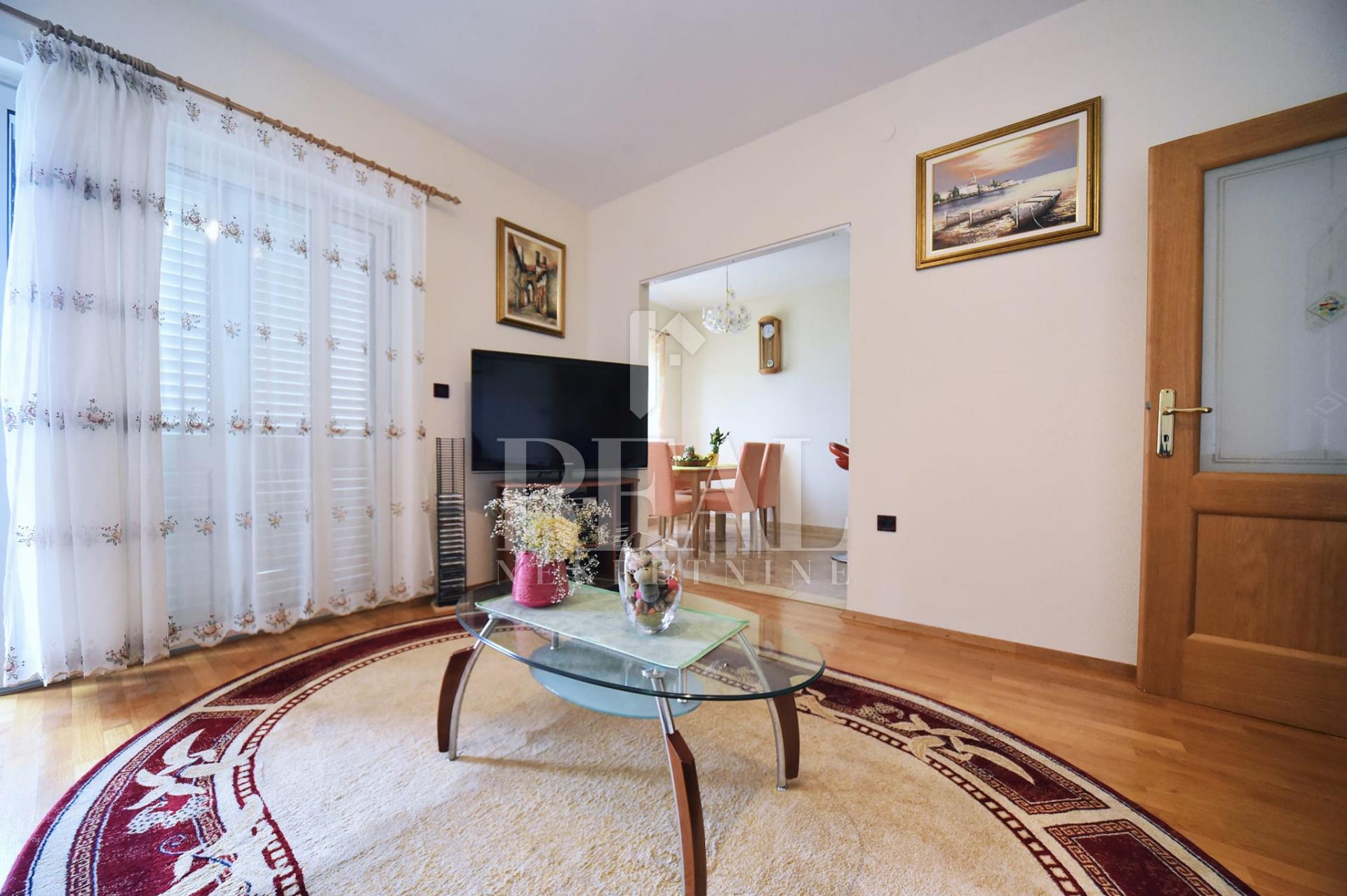 4 rooms, Apartment, 90m², 1 Floor