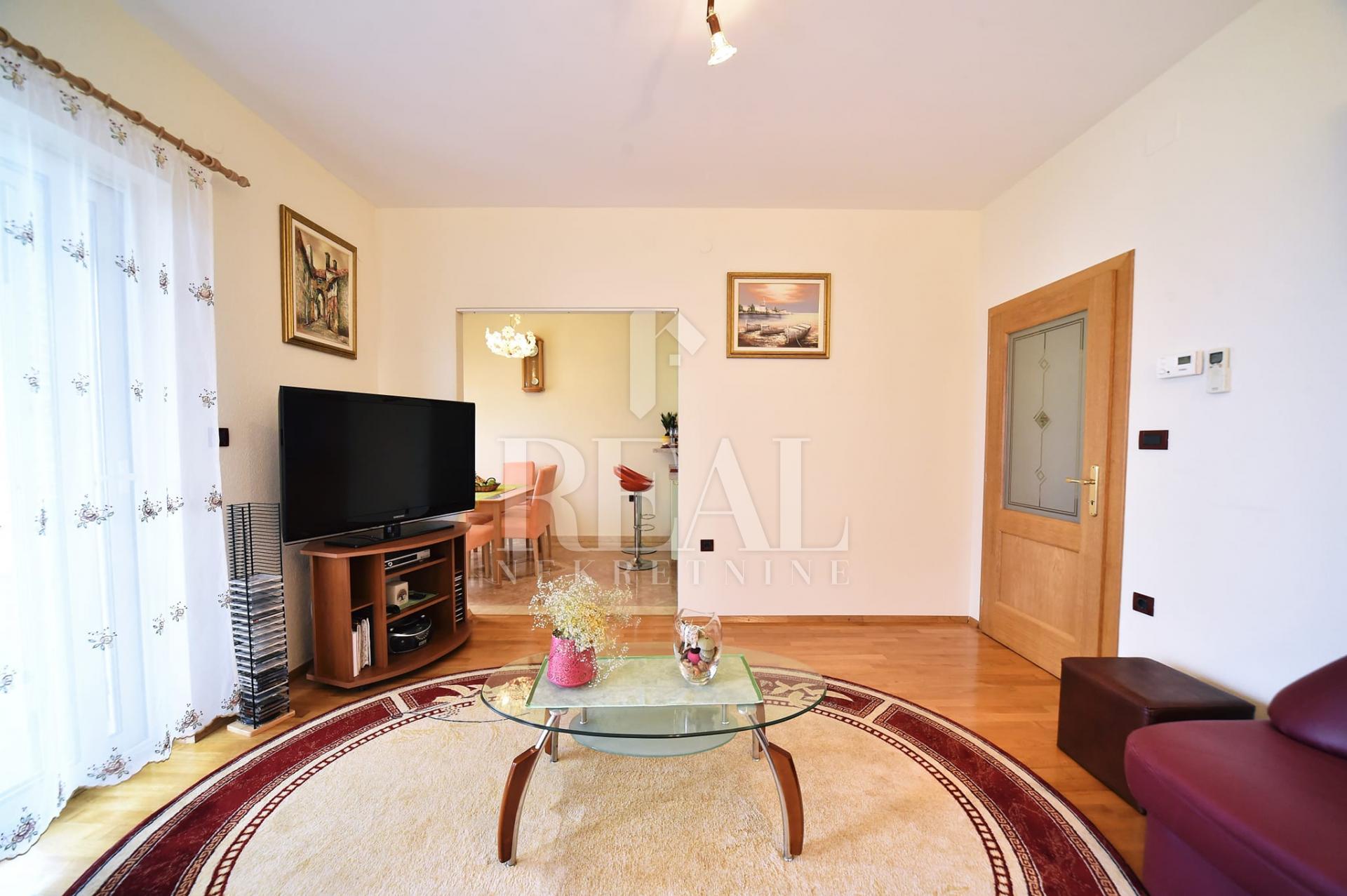 4 rooms, Apartment, 90m², 1 Floor