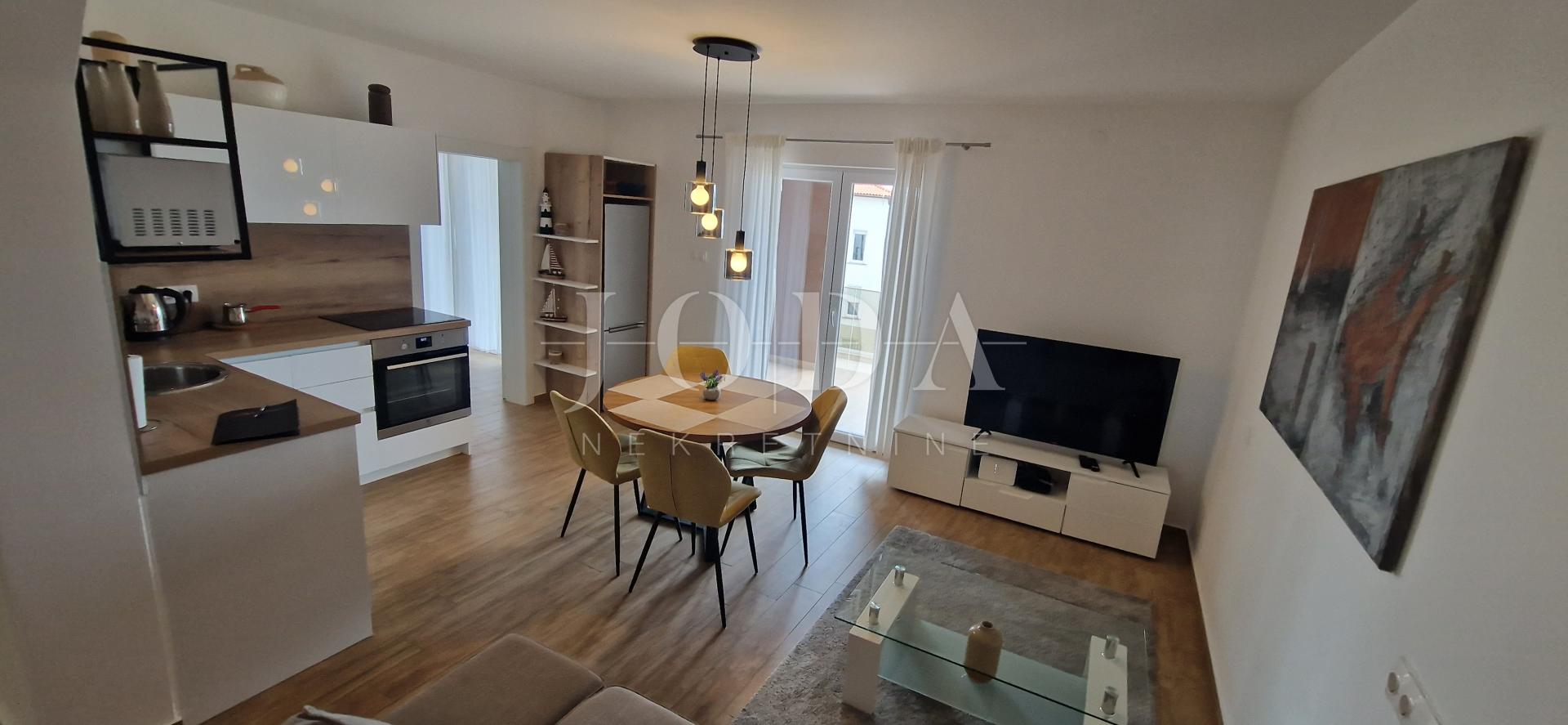 Haus, 270m², Grundstück 360m²