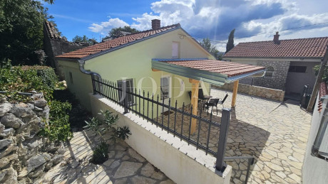 Kuća, 40m², Zemljište 130m²